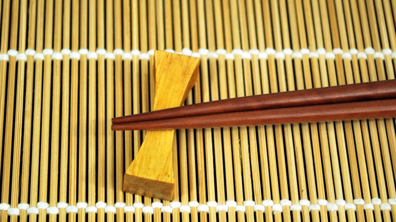 Palillos de madera: 200x Palillos de bambú de primera calidad para un cuidado dental suave Palillos de redondos Palillos de madera de bambú para manualidades Útiles ayudantes del hogar de LIVAIA 